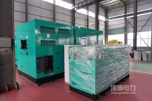 生產(chǎn)廠家說一說購買柴油發(fā)電機(jī)組選風(fēng)冷還是水冷好呢？