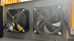 燃?xì)馄桶l(fā)電機(jī)組1